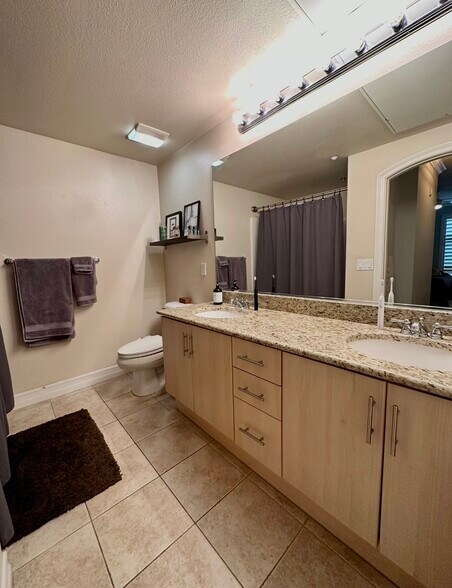 Building Photo - 1225 Island Ave