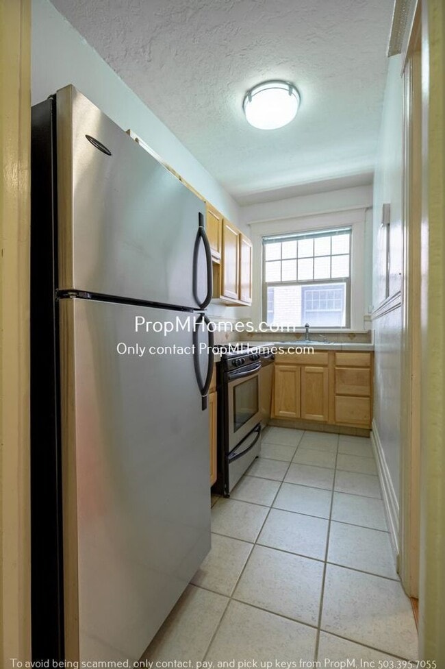 Building Photo - Classic Portland Condo in the Nob Hill Neighborhood!