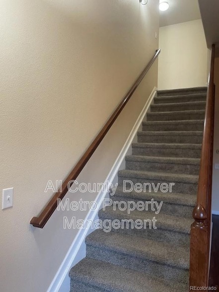 Building Photo - 5014 Everett St