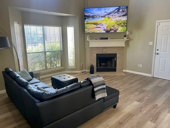 Building Photo - 1965 Timber Oaks Dr