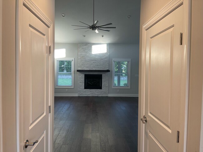 Building Photo - 1241 Whispering Springs Ct