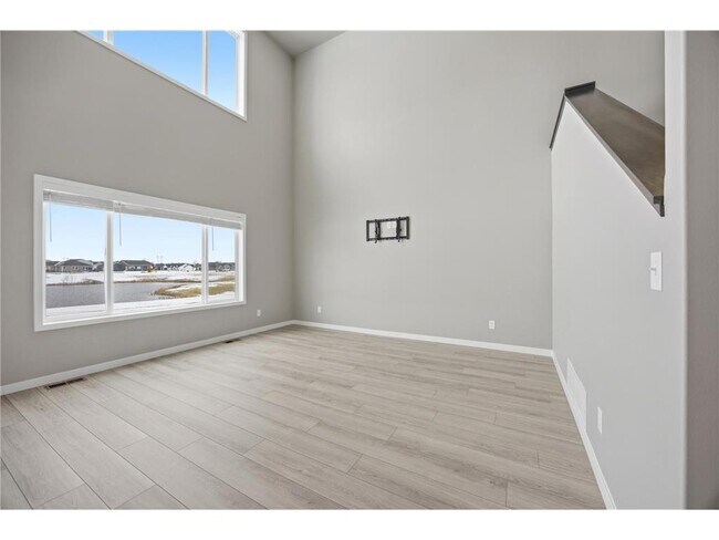 Building Photo - 4759 32nd St S