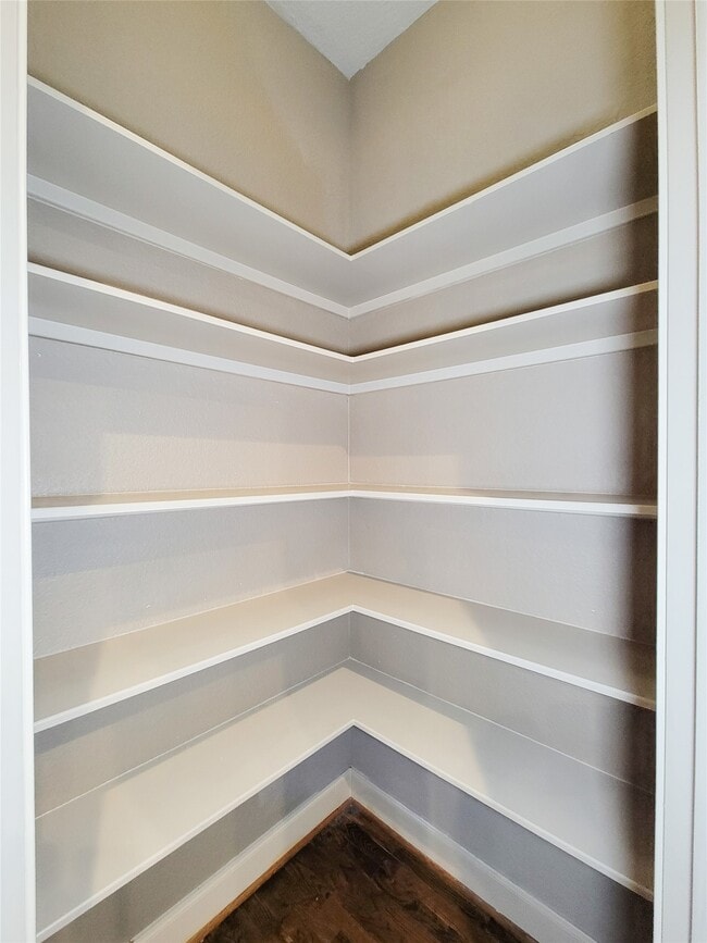 Building Photo - 1605 W 14th St