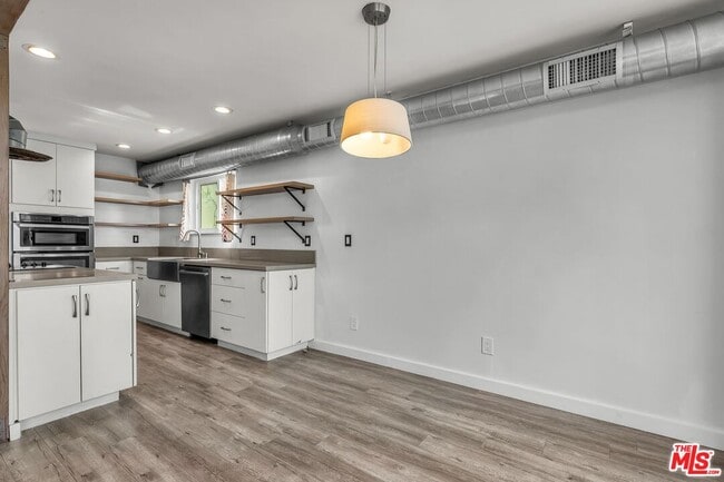 Building Photo - 164 63rd Ave