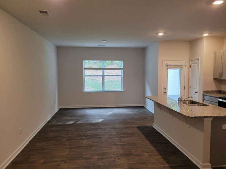 Building Photo - 409 Sea Grit Ct