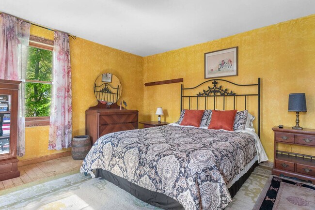 Building Photo - 1087 State Rd