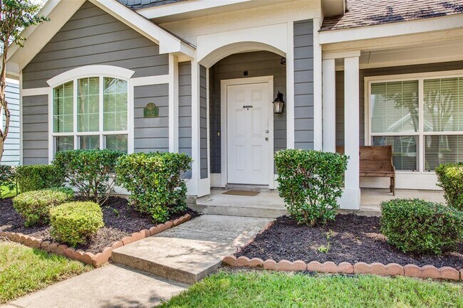 Building Photo - 9012 Waterman Dr
