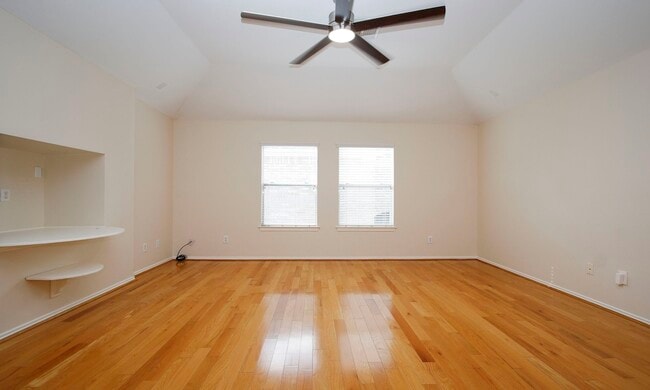 Building Photo - 16207 Waiting Spring Cir