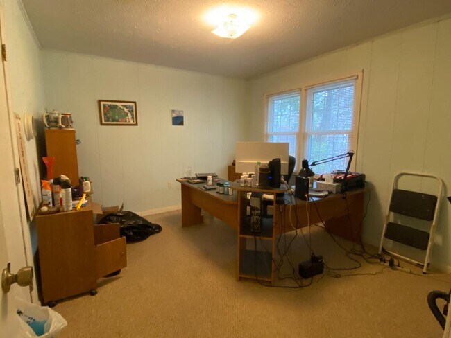 Building Photo - 4403 Lakeside Dr