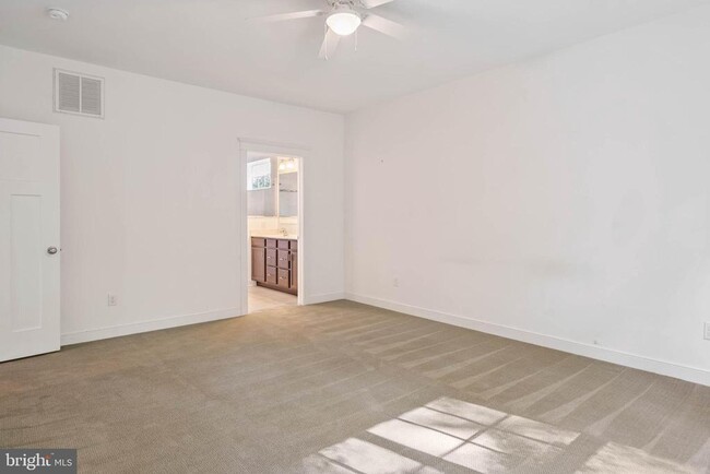 Building Photo - 22395 Arbor Cir