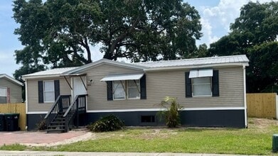 Building Photo - **3/2 Manufactured home near Boggy Creek Road/Taft**