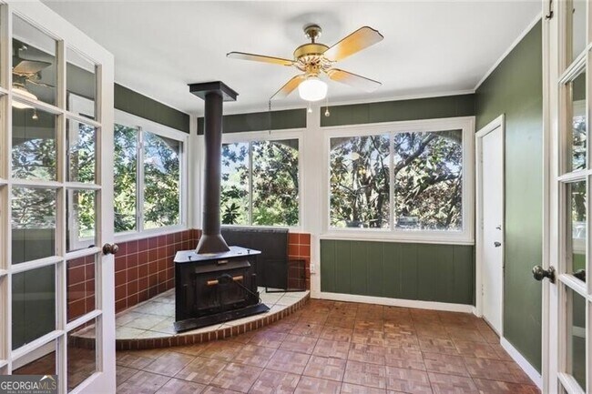 Building Photo - 75 Montre Square NW