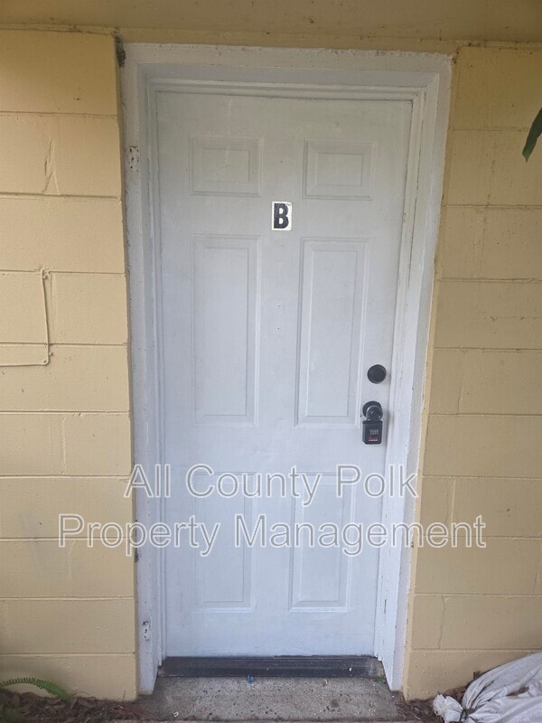 Building Photo - 103 Colonial Dr