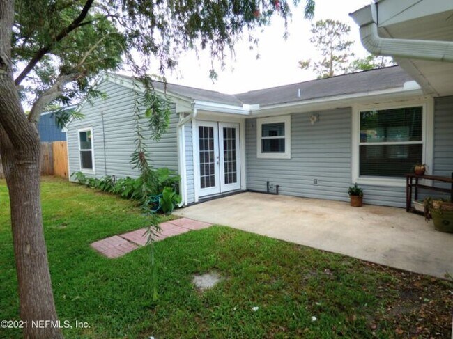 Building Photo - 2932 Dakota Dr