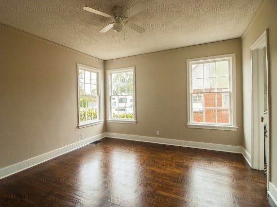 Building Photo - 1632 43rd Pl