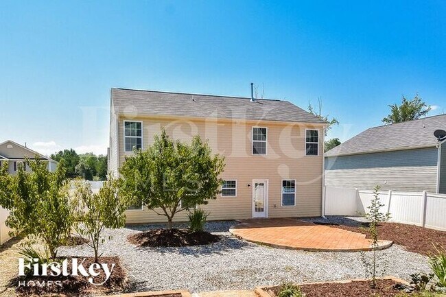 Building Photo - 6431 Bentbrush St