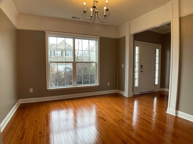 Building Photo - 300 Large Oak Ln