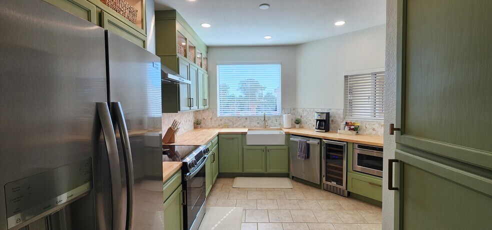 Building Photo - 432 W San Ignacio