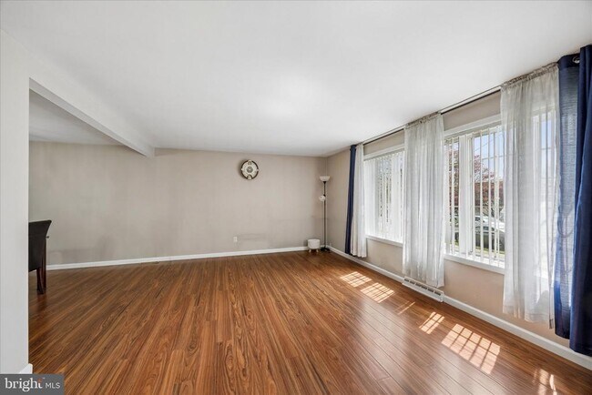Building Photo - 805 Selma St