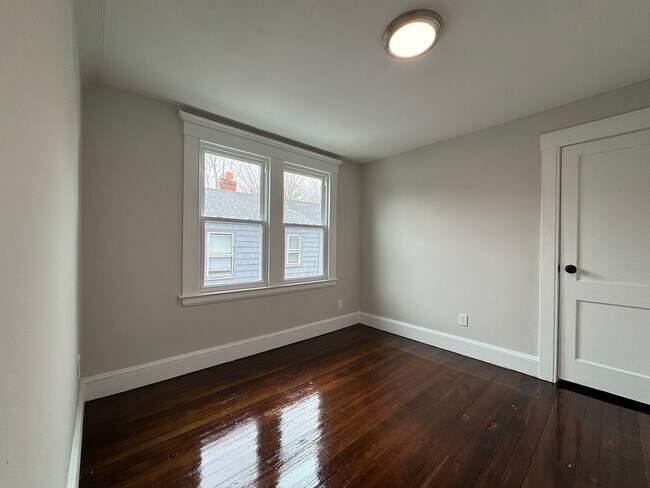 Building Photo - 47-49 Mead St