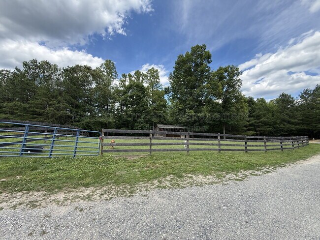 Building Photo - 17493 American Way