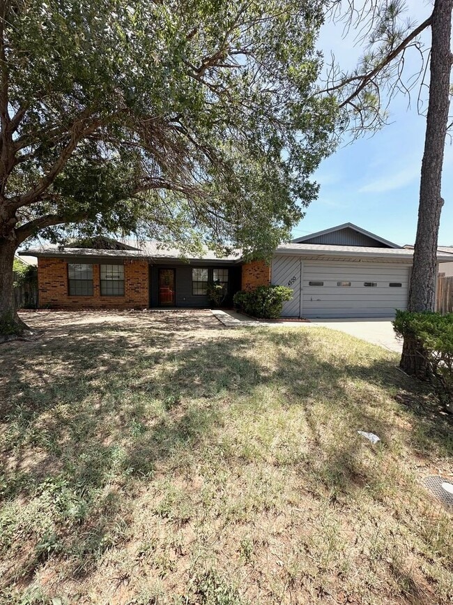 Primary Photo - 3 Bed 2 Bath Ready to Rent ASAP!