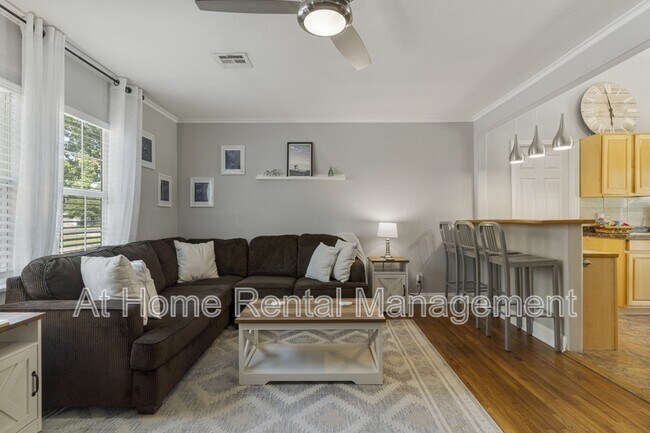 Building Photo - 4911 S Cincinnati Ave