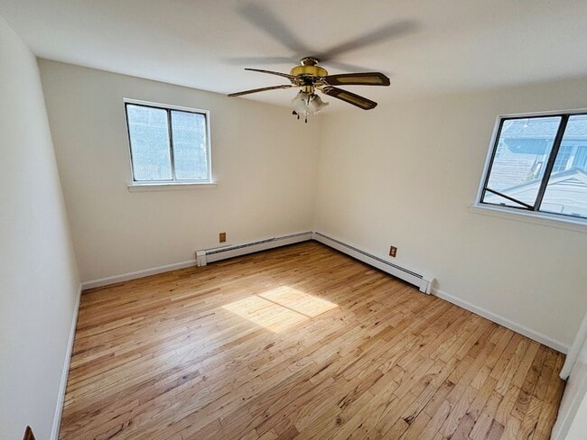 Building Photo - 21 Anstice St