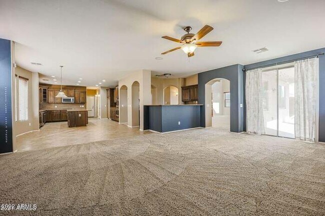 Building Photo - BEAUTIFUL SURPRISE HOME