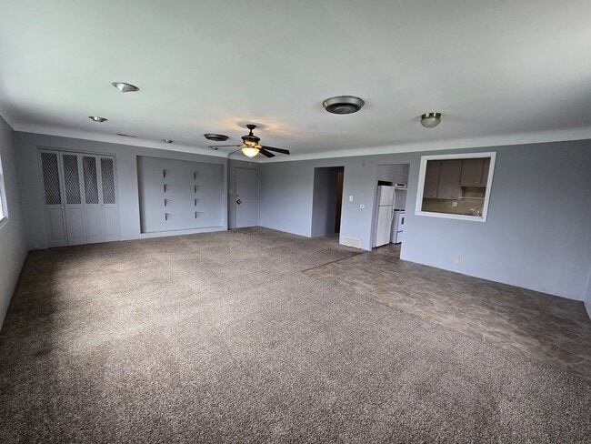 Building Photo - 4521 Rushmore Dr NE