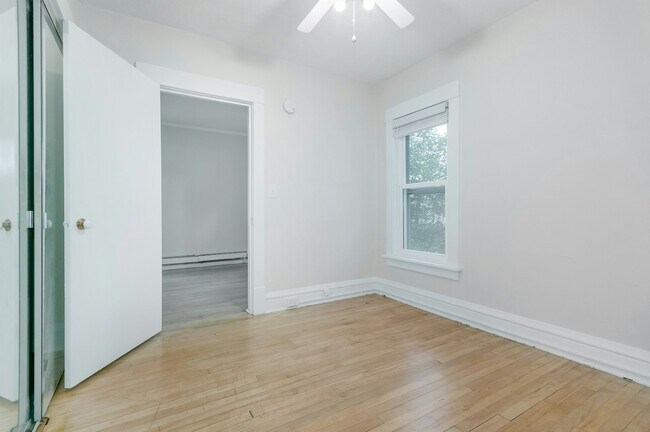 Building Photo - 2446 E Johnson St