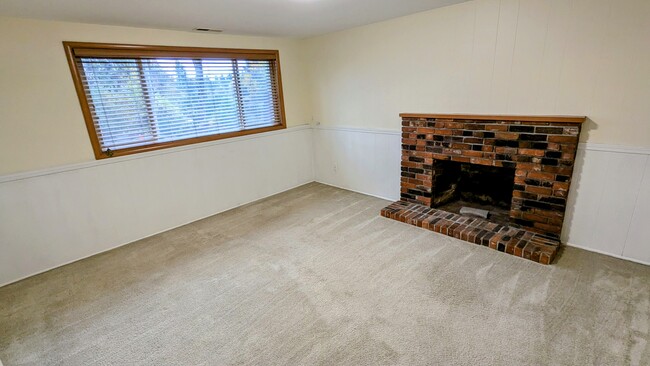 1st Floor front bedroom - 3140 SW Chintimini Ave