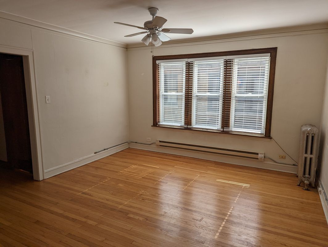 Building Photo - 4222 N Clark St
