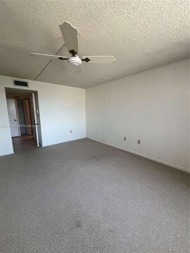 Building Photo - 2801 NE 183rd St
