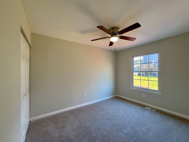 Building Photo - Charming 3 Bedroom/2.5 Bathroom in Parkville, MD!