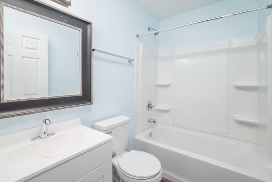 Building Photo - 715 Roundhouse Rd