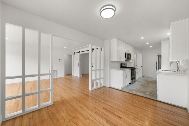 Building Photo - 4376 Del Monte