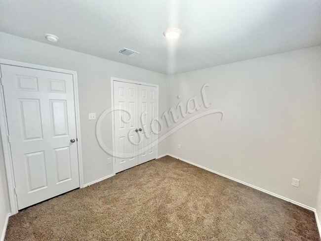 Building Photo - 1307 Cesarina St