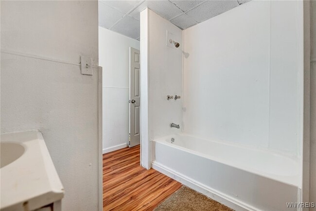 Building Photo - 20 Wood Ave