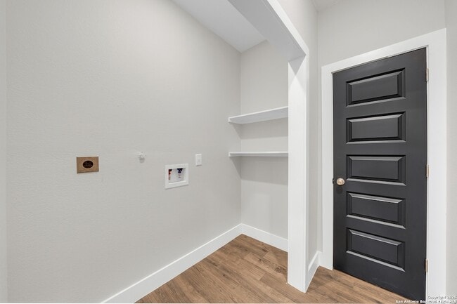 Building Photo - 4130 Moana Dr