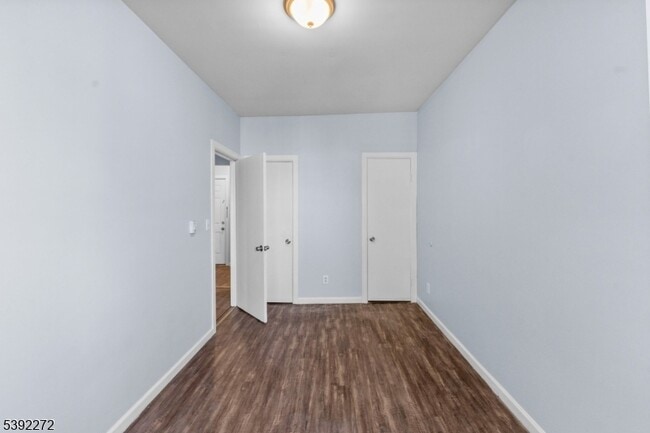 Building Photo - 250 Clendenny Ave