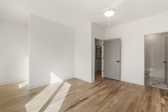 Building Photo - 1237 Memorial Dr SE