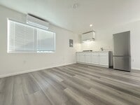 Building Photo - 639 Griffith St