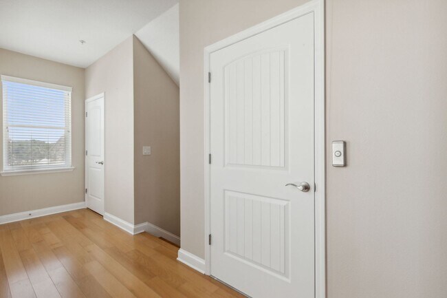 Building Photo - Cape Sound Condo