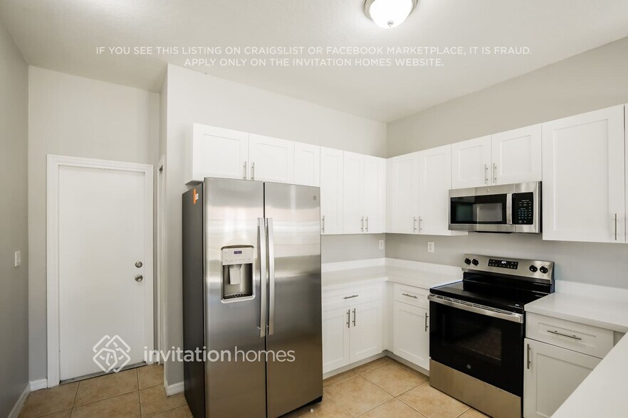 Building Photo - 9741 SW 161st Pl