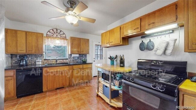 Building Photo - 12098 W Virginia Dr