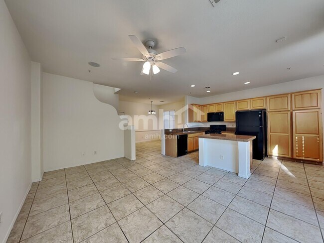 Building Photo - 611 Desert Silk Ct