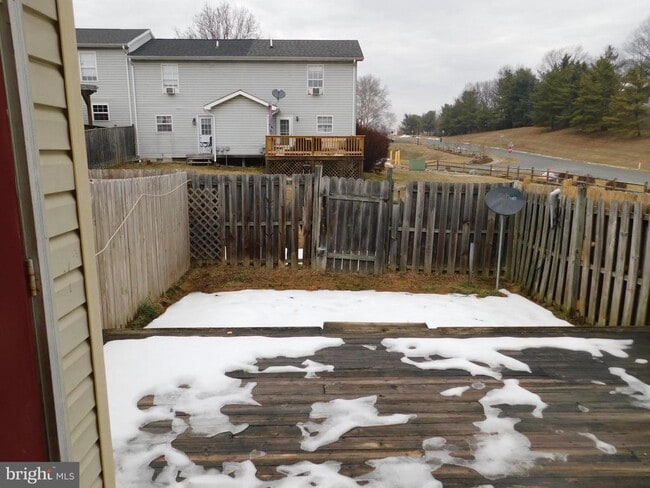 Building Photo - 104 Waterford Ln