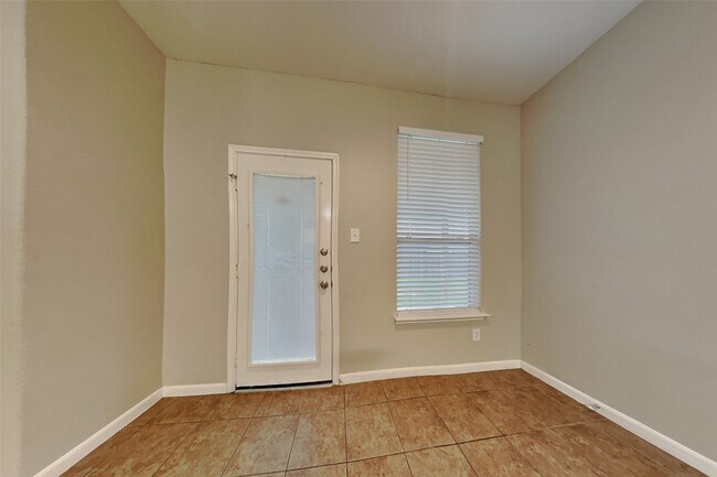 Building Photo - 21415 Flower Valley Cir