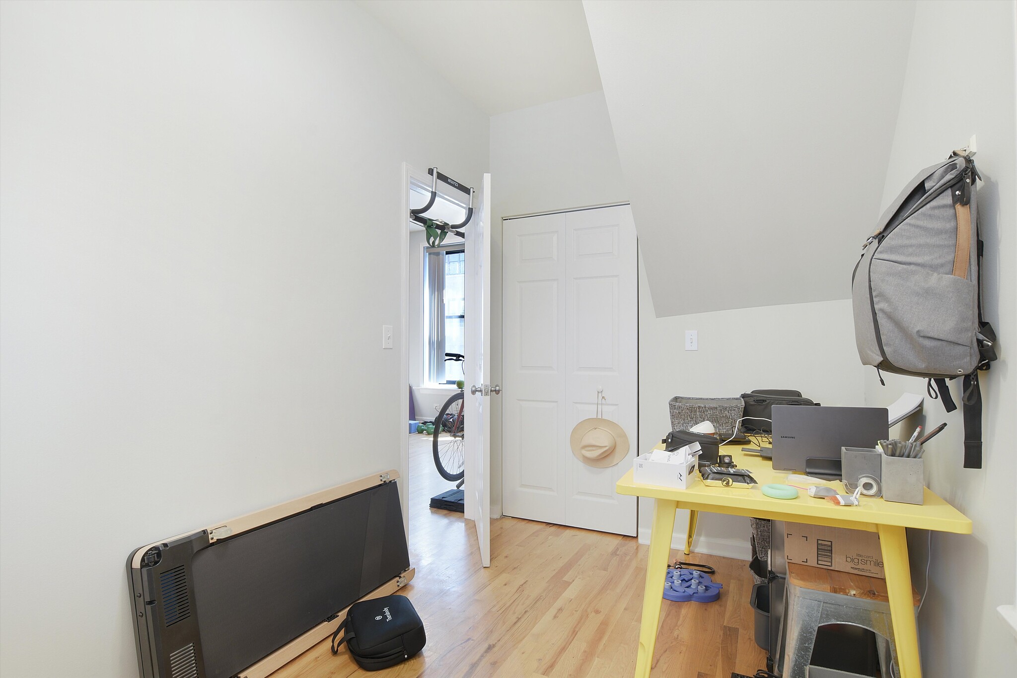 Building Photo - 2016 W Wabansia Ave